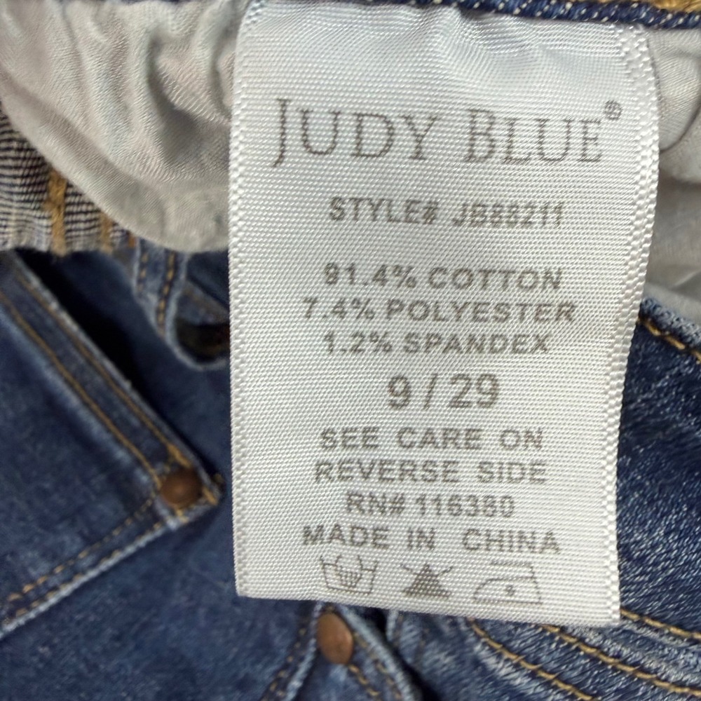Judy Blue Capri Fit Distressed Medium Wash Denim Jeans JB88211 Size 9/29 - Picture 5 of 14